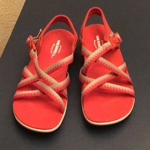 New Merrell air cushion memory foam sandals, size women 5, red/grey